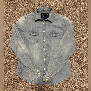 American Eagle denim button down shirt size small